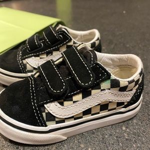 COPY - VANS
Baby Black & White Checkerboard Old Skool Sneakers